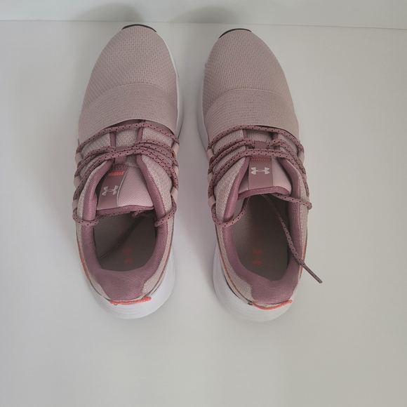 UNDEE ARMOUR WOMEN'S CHARGED BREATHE LACE SNEAKER - Picture 7 of 8